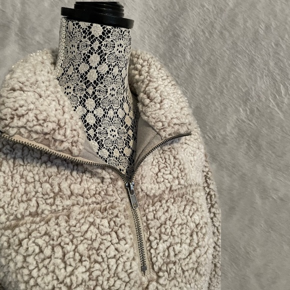 Miami Fluffy 1/4 Zip - Picture 2 of 8